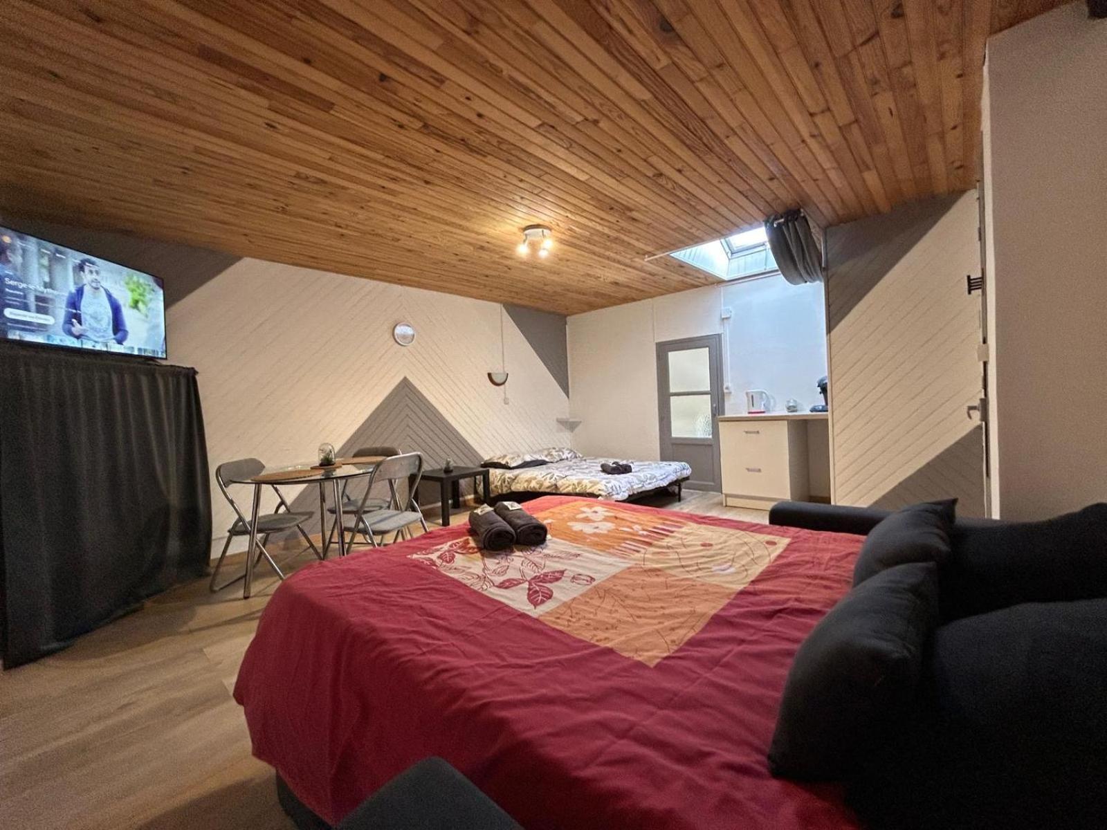 Апартаменти Au Bouquet Troyen - Wifi - Calme Et Tranquillite Труа Екстер'єр фото